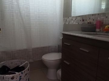 SE VENDE HERMOSA CASA EN MAIPÚ, VILLA PORTAL EL BOSQUE.