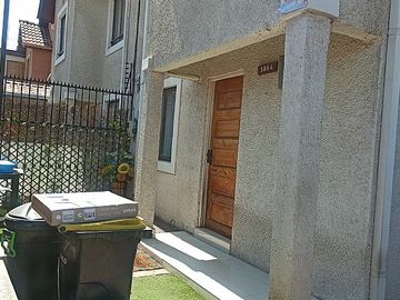 SE VENDE HERMOSA CASA EN MAIPÚ, VILLA PORTAL EL BOSQUE.