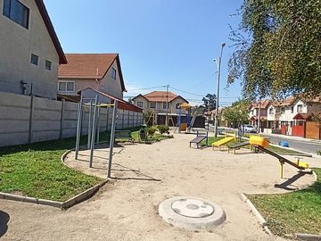 SE VENDE HERMOSA CASA EN MAIPÚ, VILLA PORTAL EL BOSQUE.