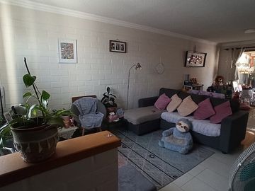 SE VENDE HERMOSA CASA EN MAIPÚ, VILLA PORTAL EL BOSQUE.