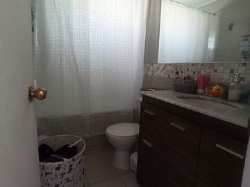 SE VENDE HERMOSA CASA EN MAIPÚ, VILLA PORTAL EL BOSQUE.