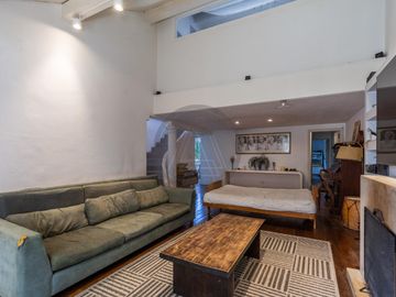 Casa 5 ambientes con terraza, parque y piscina en venta - Beccar
