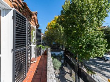 Casa 5 ambientes con terraza, parque y piscina en venta - Beccar
