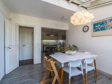 Casa 5 ambientes con terraza, parque y piscina en venta - Beccar