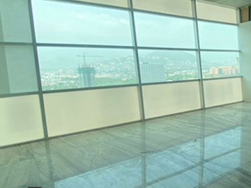 OFICINA EN VENTA/RENTA EN VALLE ORIENTE