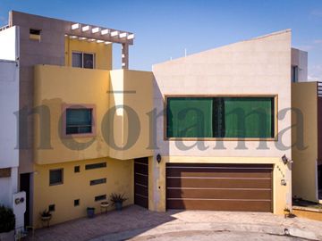 Casa en Venta en Balcones de las Mitras 4to Sector, Monterrey N.L