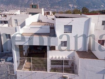 Casa en Venta en Balcones de las Mitras 4to Sector, Monterrey N.L