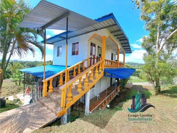 VENDO CASA CON 4 APARTAMENTOS CON 4 BAÑOS