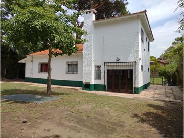 VENTA EN BLOCK DE 3 CASAS EN ZONA CENTRO, TODOS LOS SERVICIOS