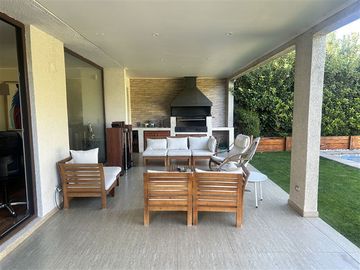 Casa en Venta en Los Maitenes / Jumbo / Chamisero