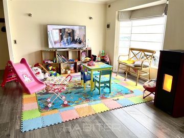 Casa en Venta en ¡¡¡REBAJADA!!! Preciosa casa ampliada, en condominio - Seguridad garantizada.
