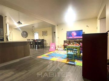 Casa en Venta en ¡¡¡REBAJADA!!! Preciosa casa ampliada, en condominio - Seguridad garantizada.