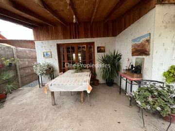 Casa en Venta en Presidente Errázuriz, casa en venta 5 dorm y 3 baños, gran jardín, Buin, One Propiedades