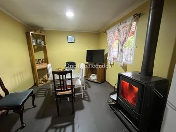Casa en Venta en Presidente Errázuriz, casa en venta 5 dorm y 3 baños, gran jardín, Buin, One Propiedades