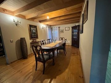 Casa en Venta en Presidente Errázuriz, casa en venta 5 dorm y 3 baños, gran jardín, Buin, One Propiedades