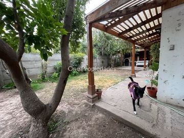 Casa en Venta en Presidente Errázuriz, casa en venta 5 dorm y 3 baños, gran jardín, Buin, One Propiedades