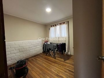 Casa en Venta en Presidente Errázuriz, casa en venta 5 dorm y 3 baños, gran jardín, Buin, One Propiedades