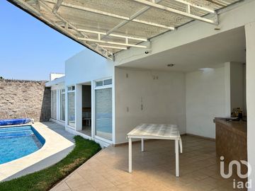 Casa con alberca en venta, ideal para fin de semana en Alpuyeca, Xoxhitepec