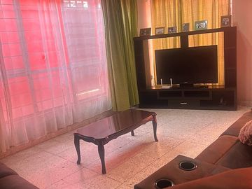 CASA EN VENTA EN JARDINES DE MORELOS (SOBRE AVENIDA PRINCIPAL)
