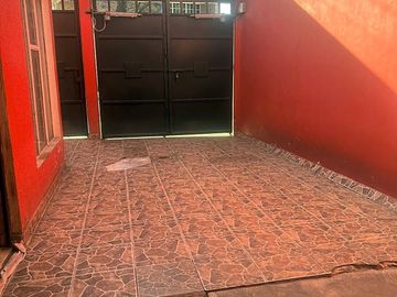 CASA EN VENTA EN JARDINES DE MORELOS (SOBRE AVENIDA PRINCIPAL)