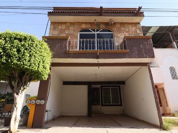 Casa en venta en Morelia, coto privado zona Ocolusen
