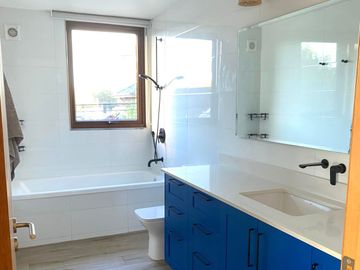 Moderna casa en sector Holandesa