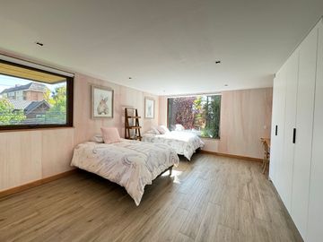 Moderna casa en sector Holandesa