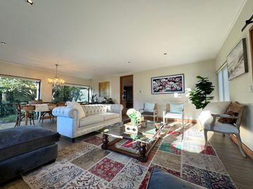 Moderna casa en sector Holandesa