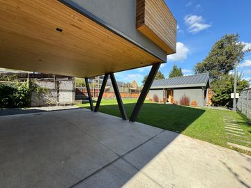 Moderna casa en sector Holandesa