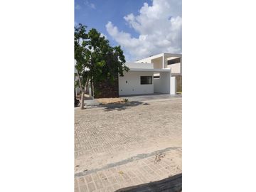 Venta casa de un piso en privada soluna norte Mérida Yucatán