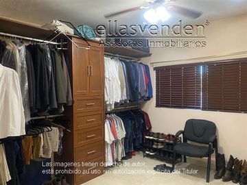 PRO1713 Casas en Venta, Contry la silla en Guadalupe