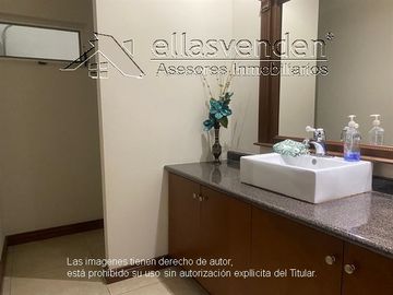 PRO1713 Casas en Venta, Contry la silla en Guadalupe
