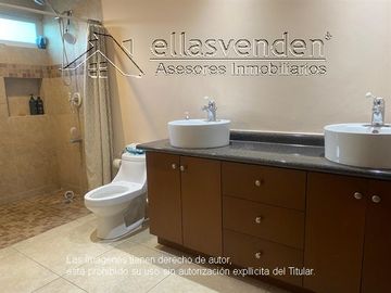 PRO1713 Casas en Venta, Contry la silla en Guadalupe