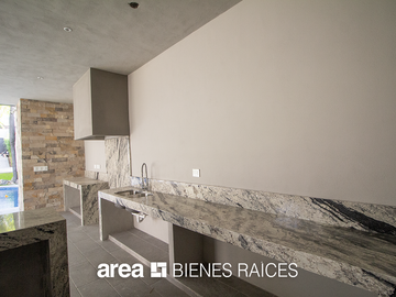 Casa Lomas del Valle / 4 Rec / Gran jardín