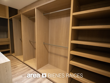 Casa Lomas del Valle / 4 Rec / Gran jardín