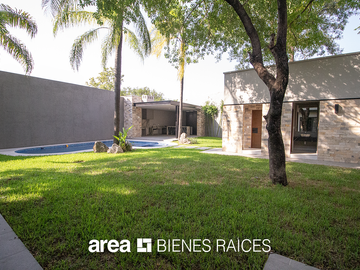 Casa Lomas del Valle / 4 Rec / Gran jardín