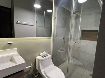 GS VENTA DE CASA EN LA RESERVA CUMBRES CON ALBERCA