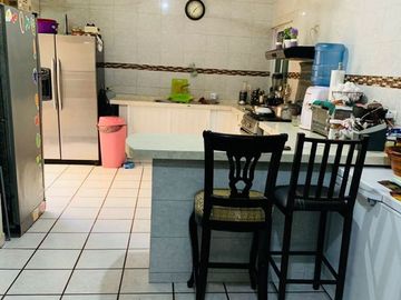 CASA EN VENTA EN COL. FOVISSSTE EN ANGOSTURA