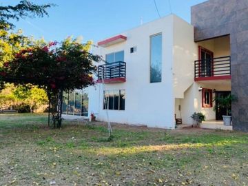 CASA EN VENTA EN COL. TABACHIN EN ANGOSTURA SIN.