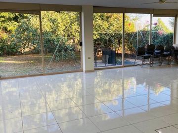 CASA EN VENTA EN COL. TABACHIN EN ANGOSTURA SIN.