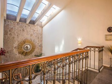 Casa en  venta en Valle Real frente a Parque