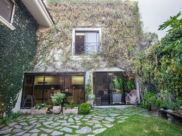Casa en  venta en Valle Real frente a Parque