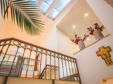 Casa en  venta en Valle Real frente a Parque
