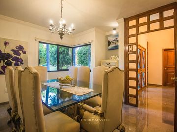 Casa en  venta en Valle Real frente a Parque