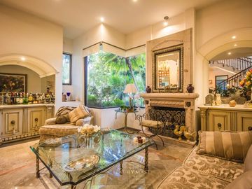 Casa en  venta en Valle Real frente a Parque