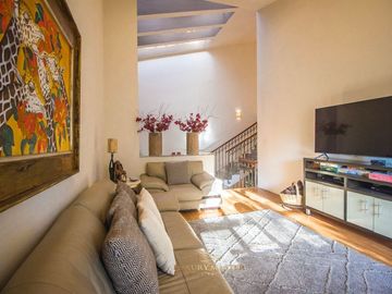 Casa en  venta en Valle Real frente a Parque