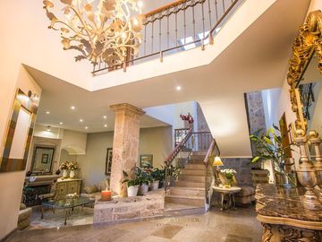 Casa en  venta en Valle Real frente a Parque