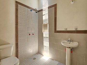 VENTA DE HERMOSA CASA DE 1 PLANTA EN MONTELLANO 2, EN VILLA DE ALVAREZ COLIMA