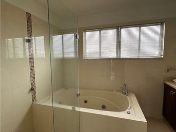 Se vende casa en el norte de Armenia Quindio