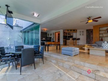 Casa de lujo en venta Fracc. Rinconada Santa Rita. Cerca Consulado americano